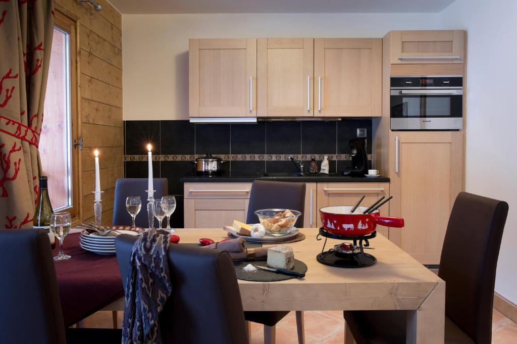 Cgh Residences & Spas Les Chalets D'Angele Chatel Room photo